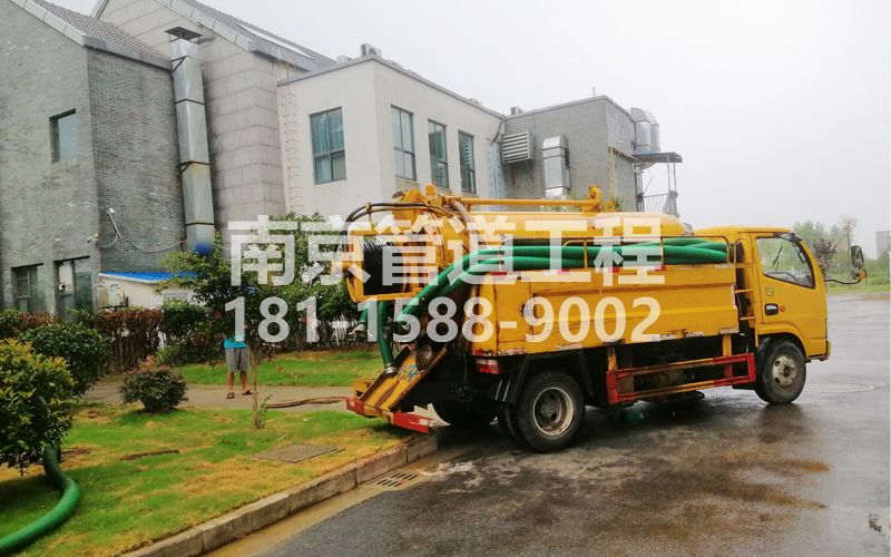 246工厂小区化粪池清理